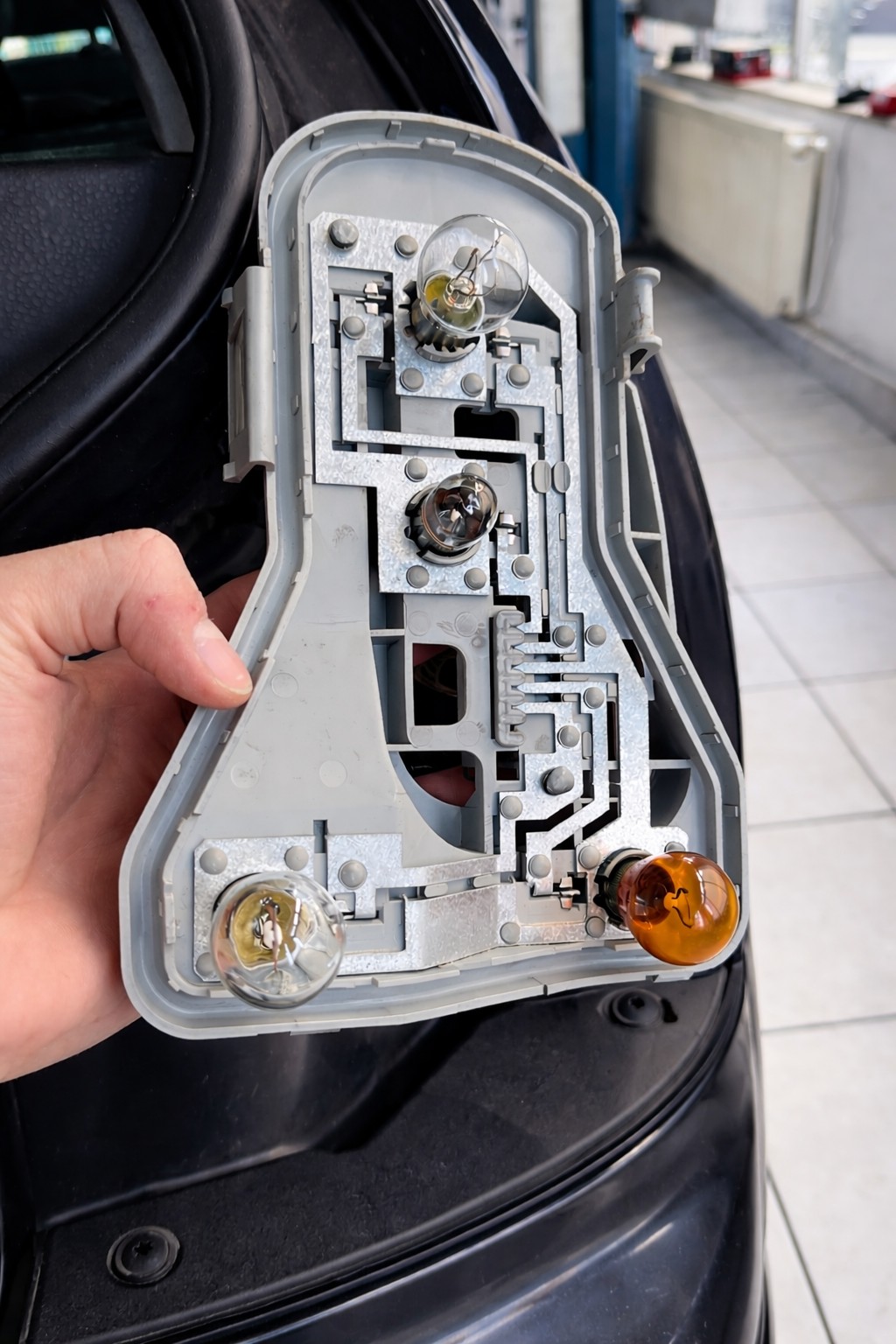 Auto rasvjeta i signalizacija